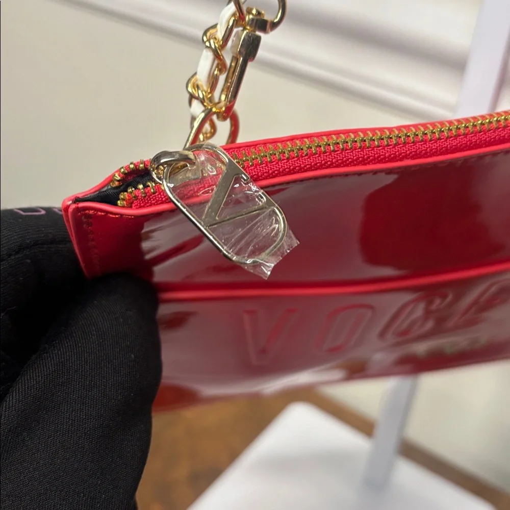 VALENTINO VOCE VIVA Red Patent Clutch with Elegant Gold Crossbody Chain - Picture 5 of 14